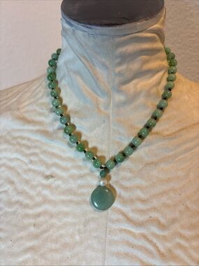 Kenneth Cole reaction Jade Beaded Pendant Necklace -